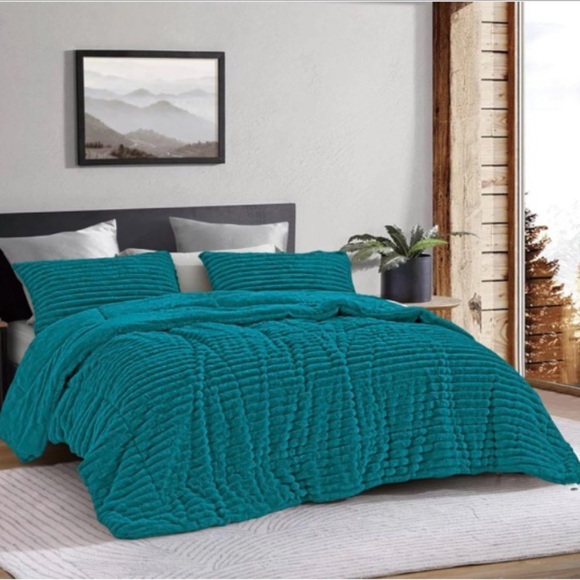 Luxurious Tan Quilted Bedding Set - Picture 5 of 6